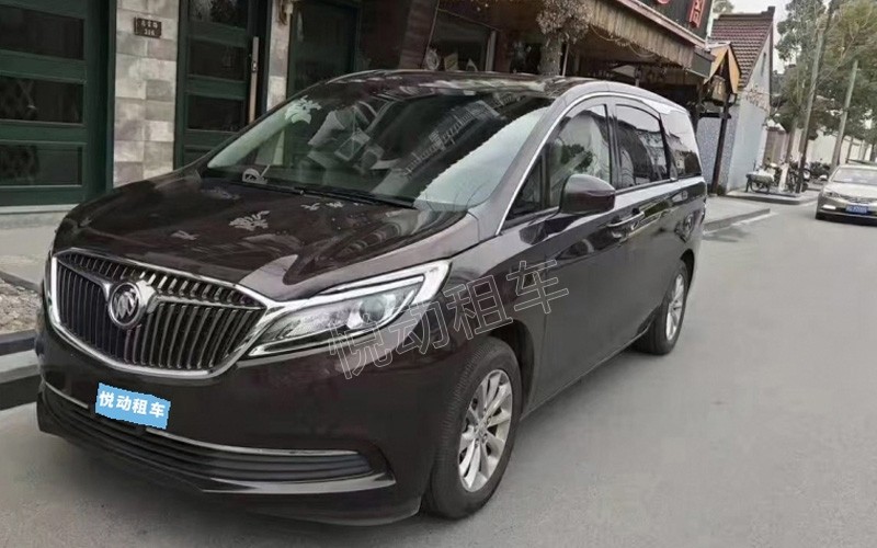 旅游租車新風尚，自由馳騁探索未知美景